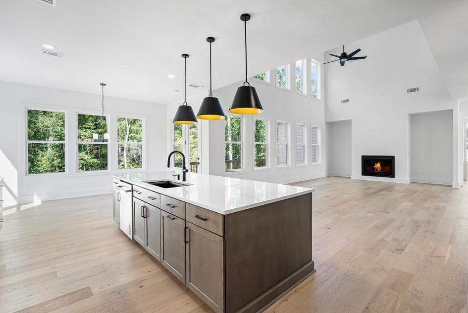 5 bedroom, 6 bathroom, 3,803 sq ft single family residence for sale at 5185 Travers Lane, Cumming, GA 30040 — photo 7