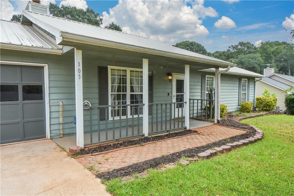 3 bedroom, 2 bathroom, 1,409 sq ft single family residence for sale at 105 Gwenellen Drive, Locust Grove, GA 30248 — photo 4