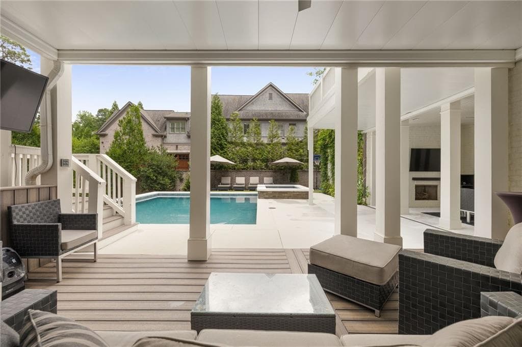 7 bedroom, 8 bathroom, 7,500 sq ft single family residence under contract at 4667 Dudley Lane, Atlanta, GA 30327 — photo 8