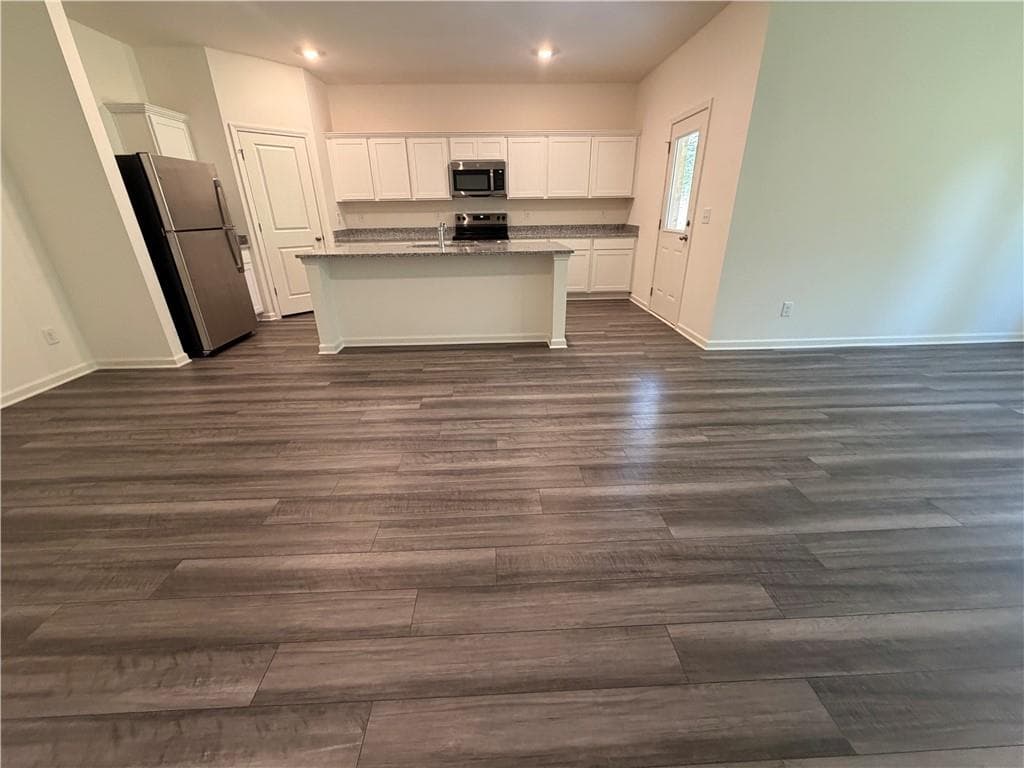 4 bedroom, 3 bathroom, 2,002 sq ft single family residence for sale at 113 Maison Court, Mcdonough, GA 30253 — photo 6
