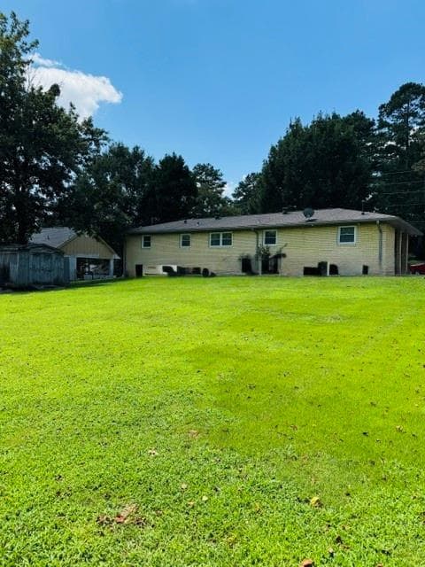 3 bedroom, 2 bathroom, 1,315 sq ft single family residence for sale at 1581 Old Rockmart Road, Silver Creek, GA 30173 — photo 9
