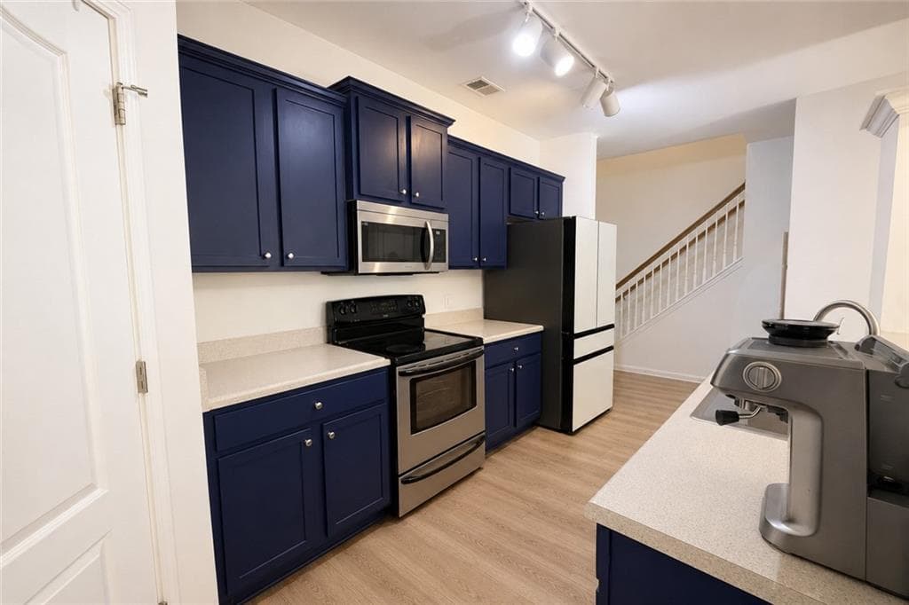 3 bedroom, 3 bathroom, 1,940 sq ft townhouse under contract at 546 Woodland Park Terrace, Lawrenceville, GA 30043 — photo 7