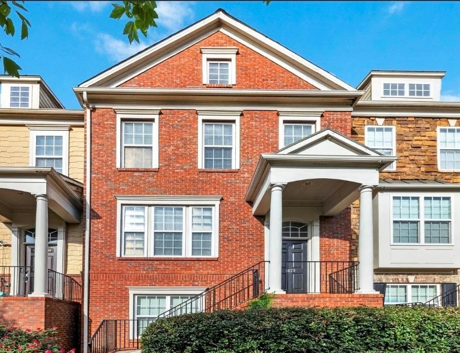 4 bedroom, 4 bathroom, 1,848 sq ft townhouse for sale at 4870 SELDON Way, Smyrna, GA 30080 — photo 1 of 36