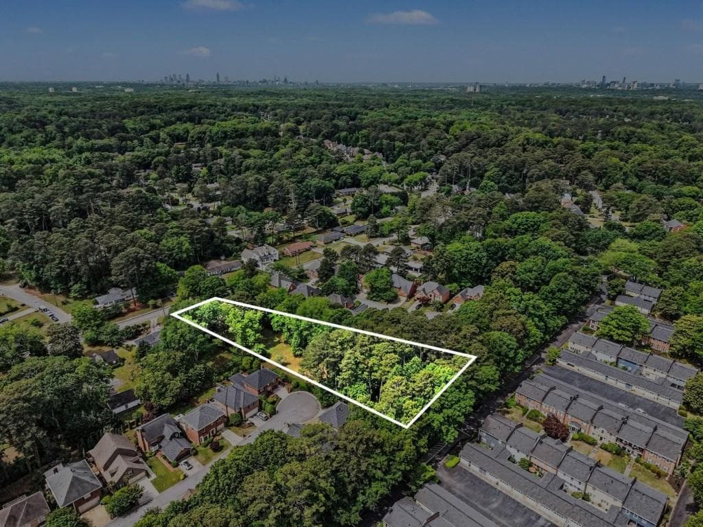 3 bedroom, 2 bathroom, 1,772 sq ft single family residence for sale at 1793 Frazier Road, Decatur, GA 30033 — photo 3