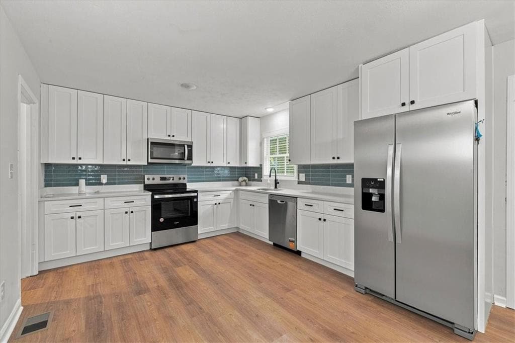 3 bedroom, 2 bathroom, 1,257 sq ft single family residence for sale at 7102 Doncaster Road, Jonesboro, GA 30236 — photo 7