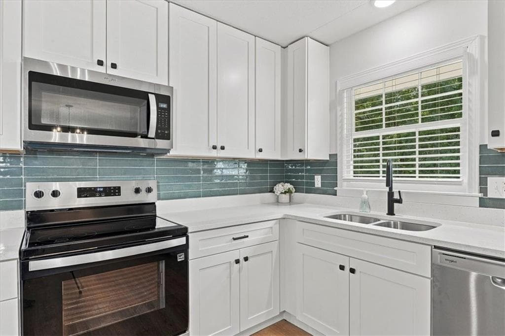 3 bedroom, 2 bathroom, 1,257 sq ft single family residence for sale at 7102 Doncaster Road, Jonesboro, GA 30236 — photo 9