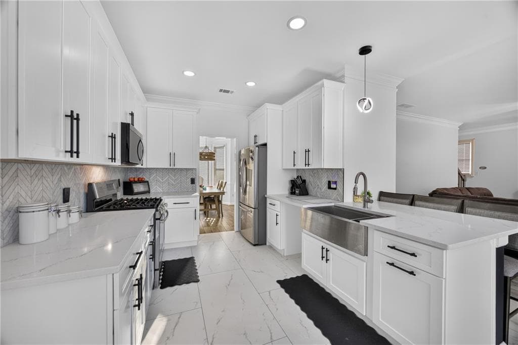 4 bedroom, 3 bathroom, 2,707 sq ft single family residence under contract at 4186 Stillwater Point, Ellenwood, GA 30294 — photo 8