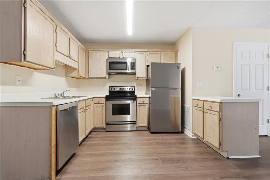 3 bedroom, 4 bathroom, 1,872 sq ft townhouse for sale at 135 Davis Mill Court, Lawrenceville, GA 30044 — photo 8