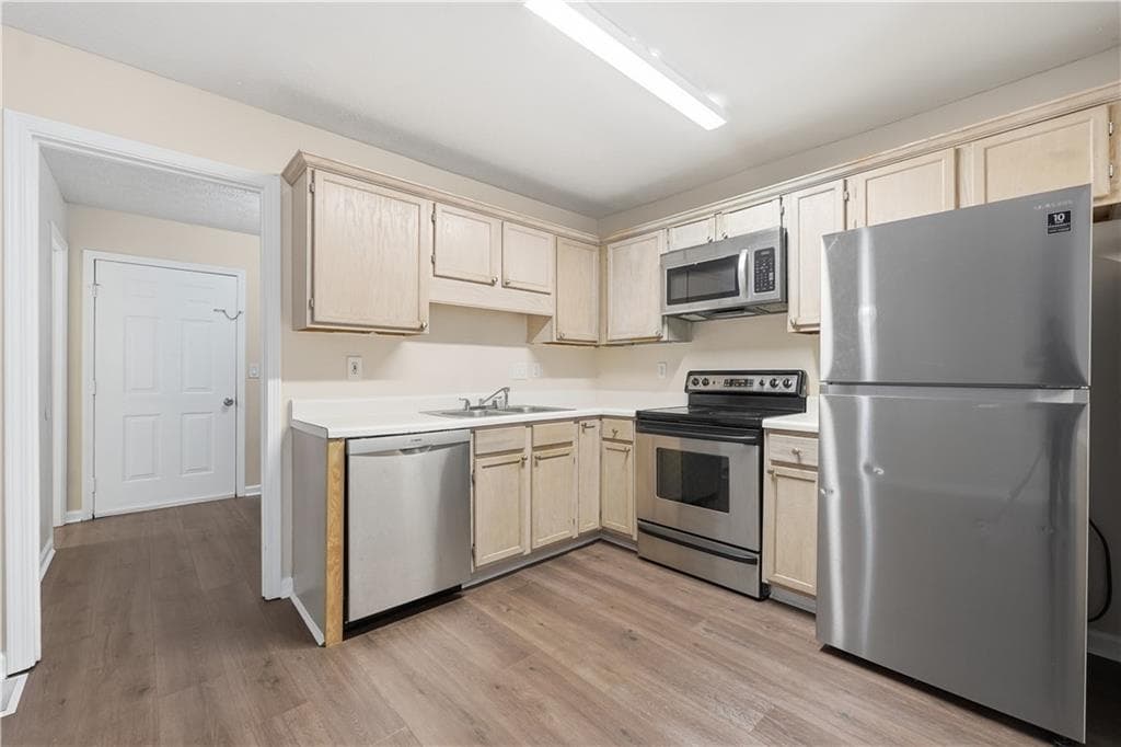 3 bedroom, 4 bathroom, 1,872 sq ft townhouse for sale at 135 Davis Mill Court, Lawrenceville, GA 30044 — photo 7