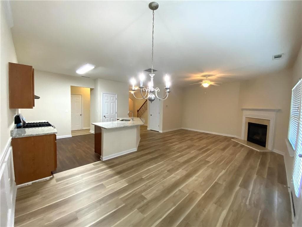3 bedroom, 3 bathroom, 1,908 sq ft townhouse for sale at 3987 Isaac Court, Lilburn, GA 30047 — photo 6