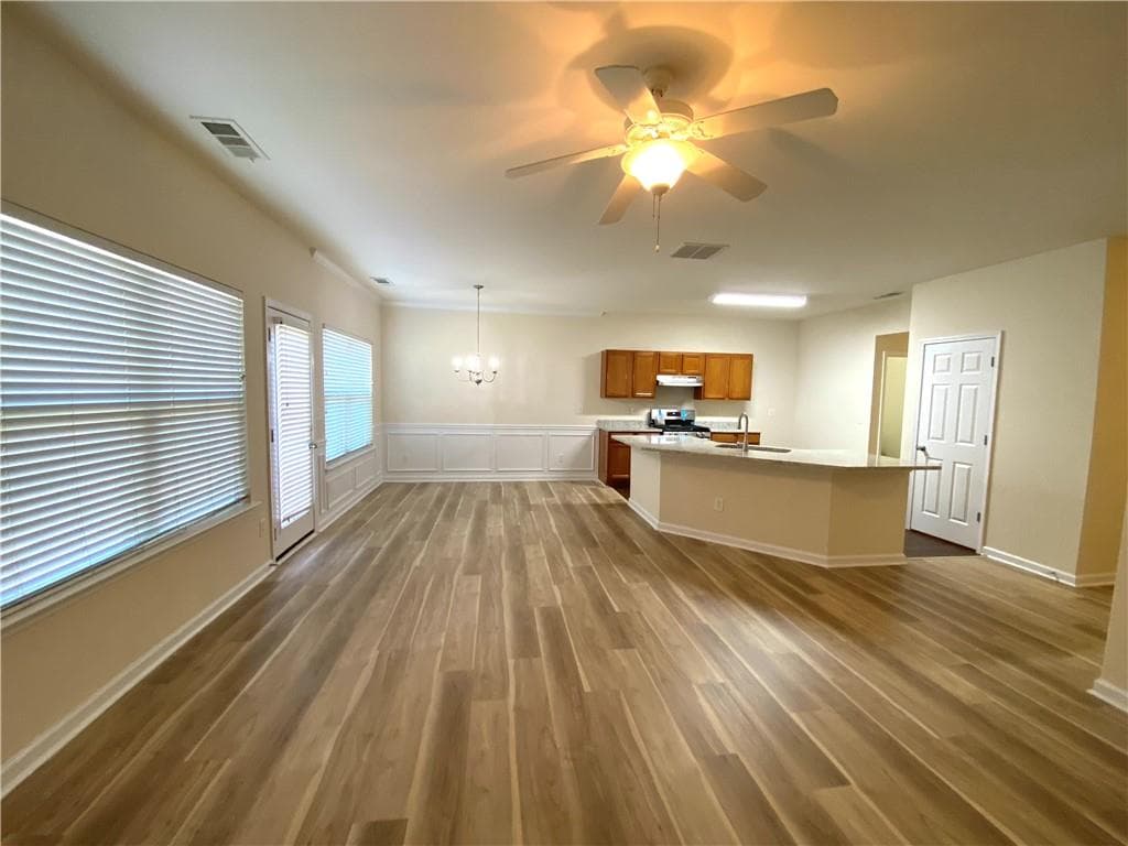 3 bedroom, 3 bathroom, 1,908 sq ft townhouse for sale at 3987 Isaac Court, Lilburn, GA 30047 — photo 8