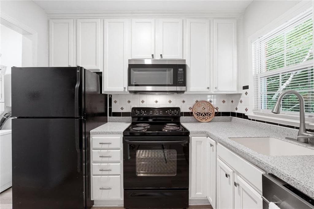 1 bedroom, 1 bathroom, 808 sq ft condominium under contract at 2355 Henderson Mill Road 4, Atlanta, GA 30345 — photo 9
