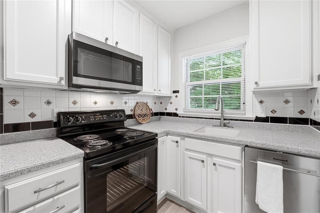 1 bedroom, 1 bathroom, 808 sq ft condominium under contract at 2355 Henderson Mill Road 4, Atlanta, GA 30345 — photo 10