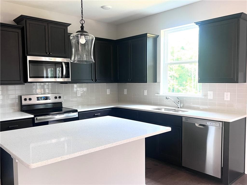 5 bedroom, 3 bathroom, 2,502 sq ft single family residence for rent at 4385 Easter Lily Avenue, Buford, GA 30519 for $2,950 a month — photo 2