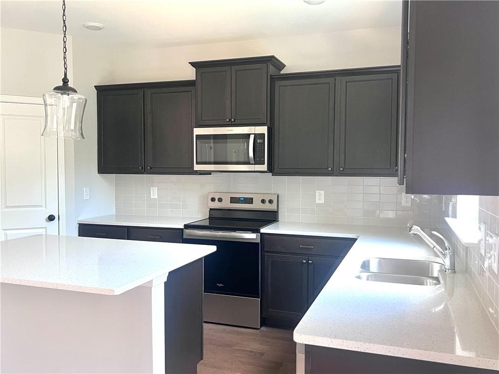 5 bedroom, 3 bathroom, 2,502 sq ft single family residence for rent at 4385 Easter Lily Avenue, Buford, GA 30519 for $2,950 a month — photo 3