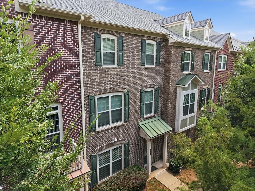 4 bedroom, 4 bathroom, 2,288 sq ft townhouse for rent at 2270 Tenor Lane, Alpharetta, GA 30009 for $3,100 a month — photo 1 of 44