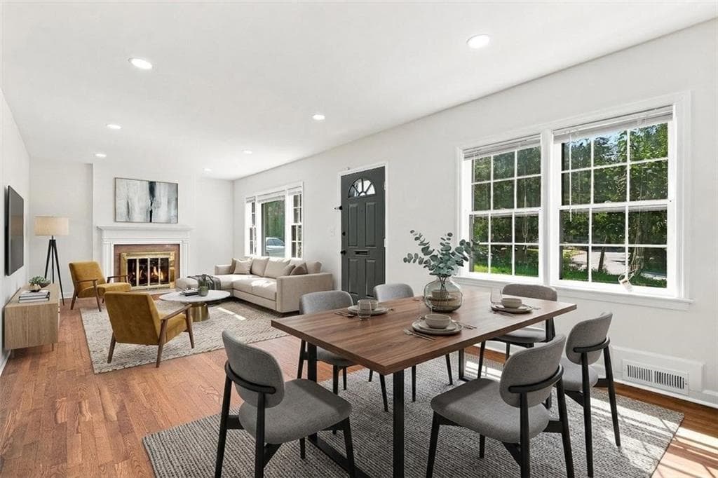 3 bedroom, 2 bathroom, 1,658 sq ft single family residence for sale at 1368 Scott Boulevard, Decatur, GA 30030 — photo 2