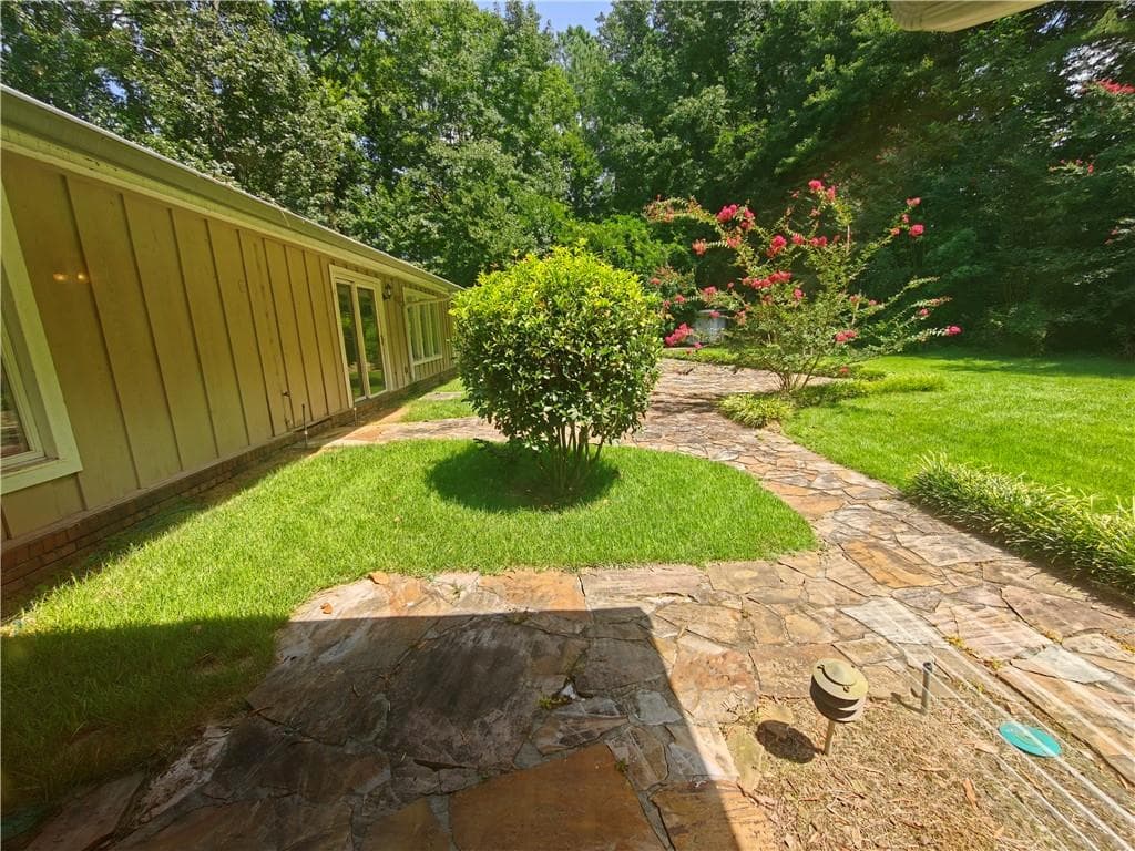 4 bedroom, 5 bathroom, 4,192 sq ft single family residence for sale at 250 Cagle Road, Roswell, GA 30075 — photo 7