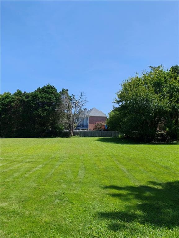 4 bedroom, 5 bathroom, 4,192 sq ft single family residence for sale at 250 Cagle Road, Roswell, GA 30075 — photo 3