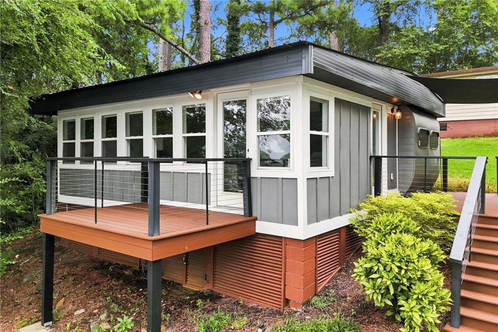 1 bedroom, 1 bathroom, 488 sq ft home for sale at 24 Allatoona Landing cabin, Cartersville, GA