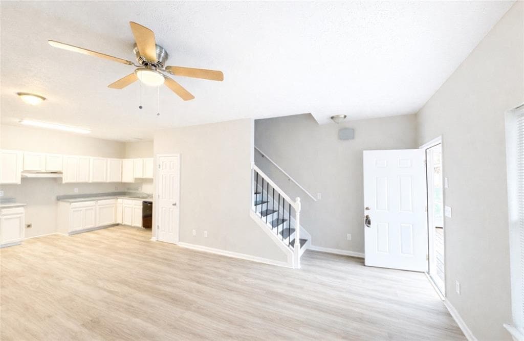 8 bedroom, 6 bathroom, 3,000 sq ft single family residence under contract at 2054 Joseph E Boone Boulevard, Atlanta, GA 30314 — photo 4