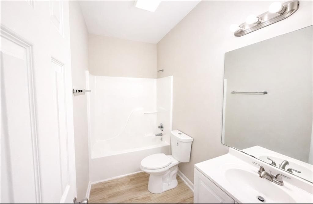 8 bedroom, 6 bathroom, 3,000 sq ft single family residence under contract at 2054 Joseph E Boone Boulevard, Atlanta, GA 30314 — photo 6