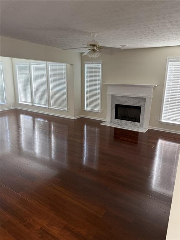4 bedroom, 3 bathroom, 2,860 sq ft single family residence for sale at 7938 Palomino Pass, Riverdale, GA 30274 — photo 4