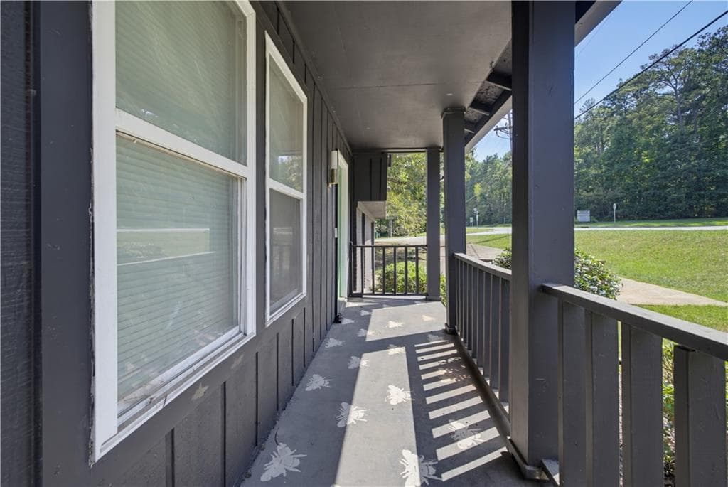 4 bedroom, 2 bathroom, 1,630 sq ft single family residence for sale at 3328 Clevemont Way, Ellenwood, GA 30294 — photo 4