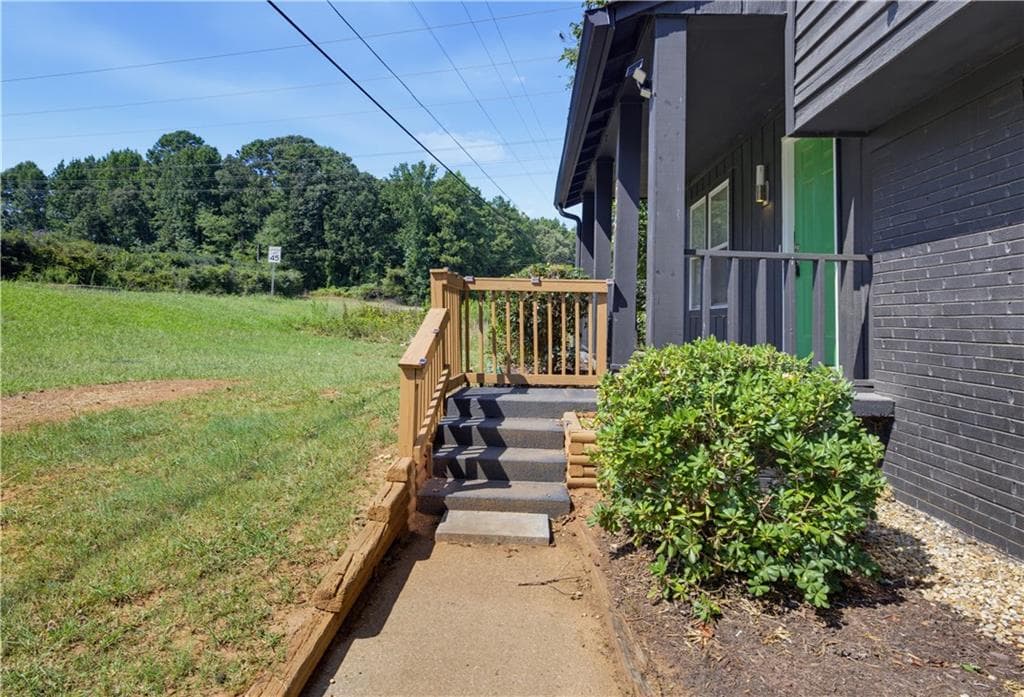 4 bedroom, 2 bathroom, 1,630 sq ft single family residence for sale at 3328 Clevemont Way, Ellenwood, GA 30294 — photo 5
