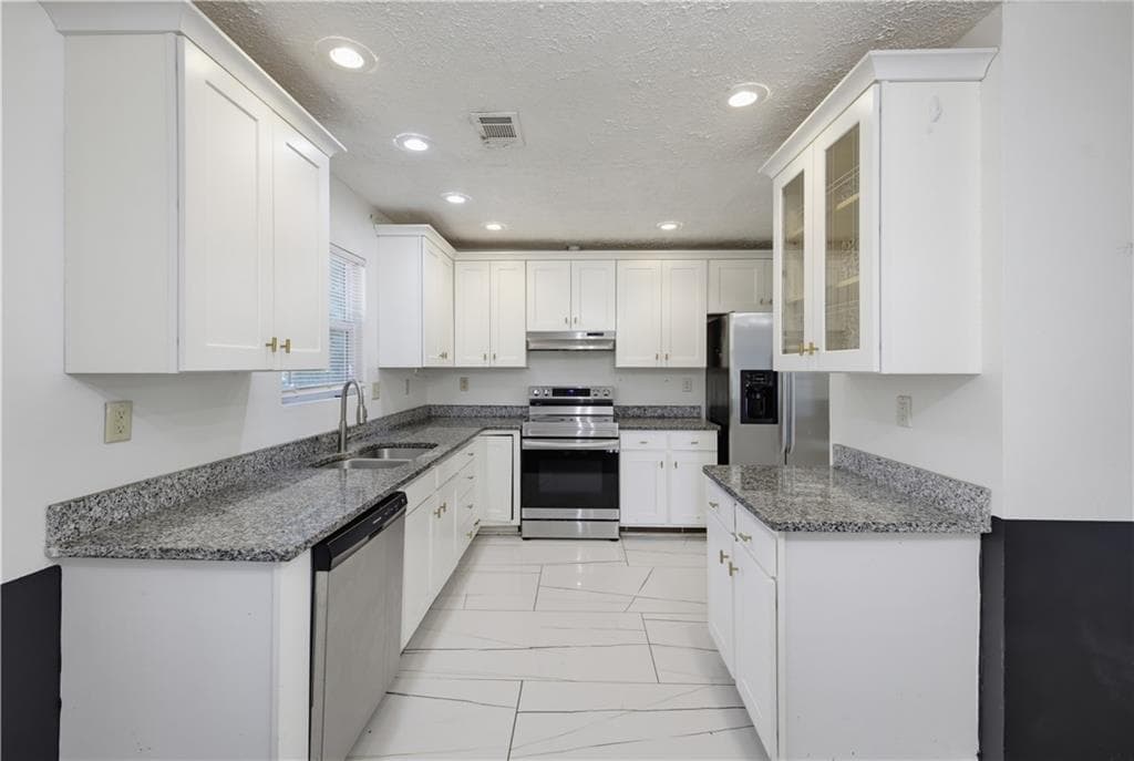 4 bedroom, 2 bathroom, 1,630 sq ft single family residence for sale at 3328 Clevemont Way, Ellenwood, GA 30294 — photo 10