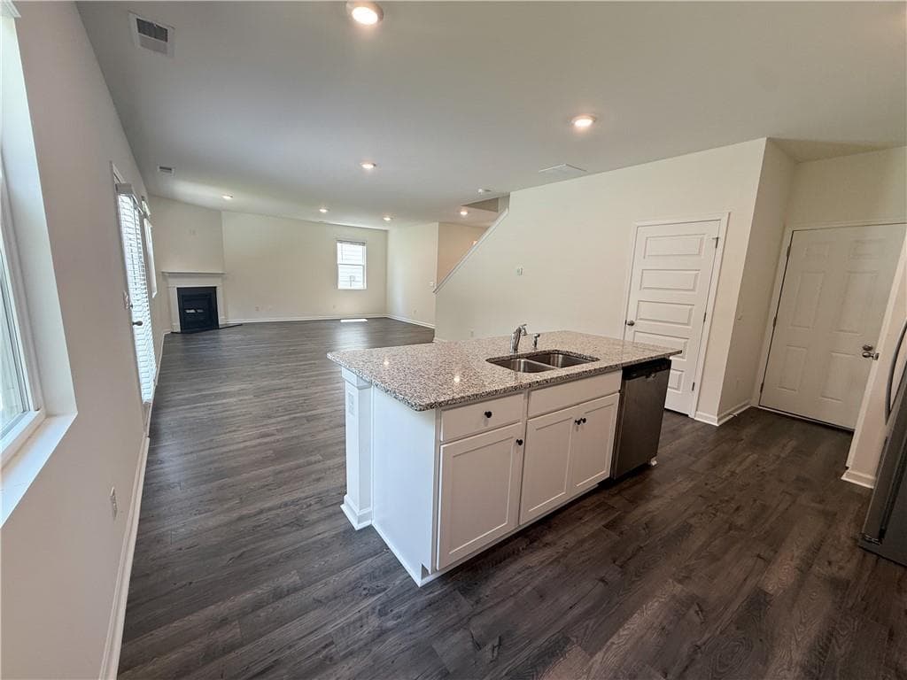 4 bedroom, 3 bathroom, 2,274 sq ft single family residence for rent at 174 woodbrook trl, Newnan, GA 30265 for $2,400 a month — photo 10