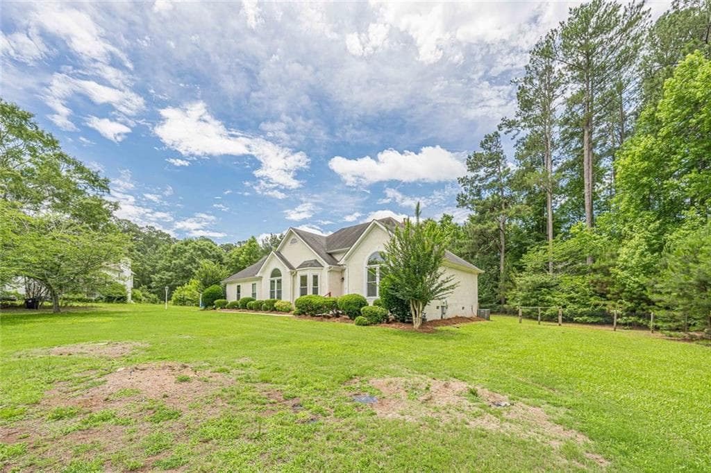 3 bedroom, 2 bathroom, 2,076 sq ft single family residence for sale at 155 Noble Forest Drive, Fayetteville, GA 30215 — photo 3