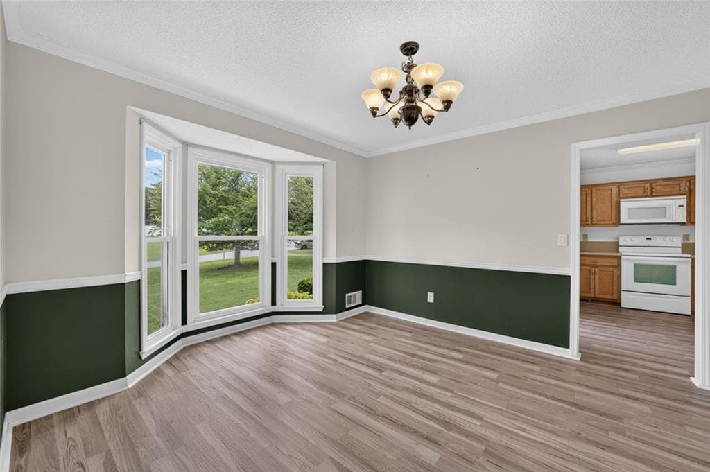 3 bedroom, 2 bathroom, 2,076 sq ft single family residence for sale at 155 Noble Forest Drive, Fayetteville, GA 30215 — photo 9