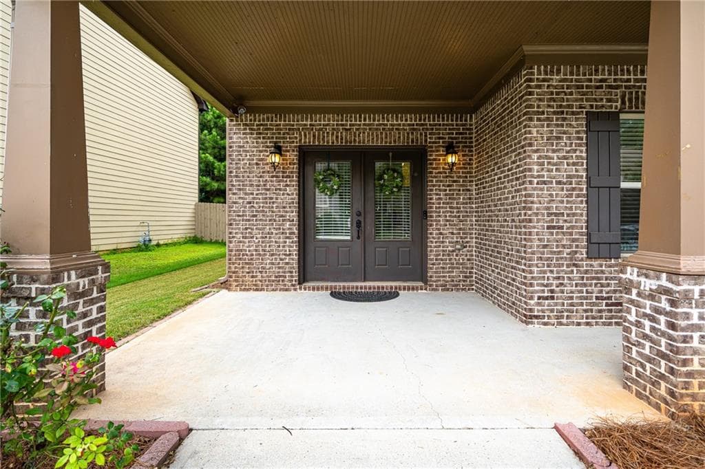 4 bedroom, 3 bathroom, 2,838 sq ft single family residence for sale at 5543 Leaf Ridge Lane, Buford, GA 30518 — photo 3