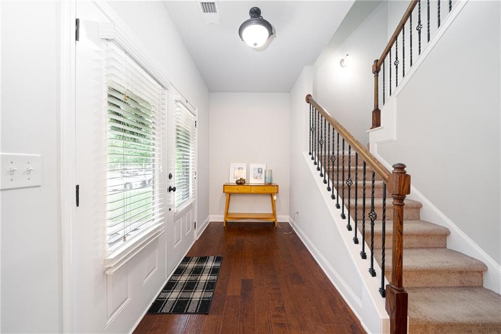 4 bedroom, 3 bathroom, 2,838 sq ft single family residence for sale at 5543 Leaf Ridge Lane, Buford, GA 30518 — photo 4