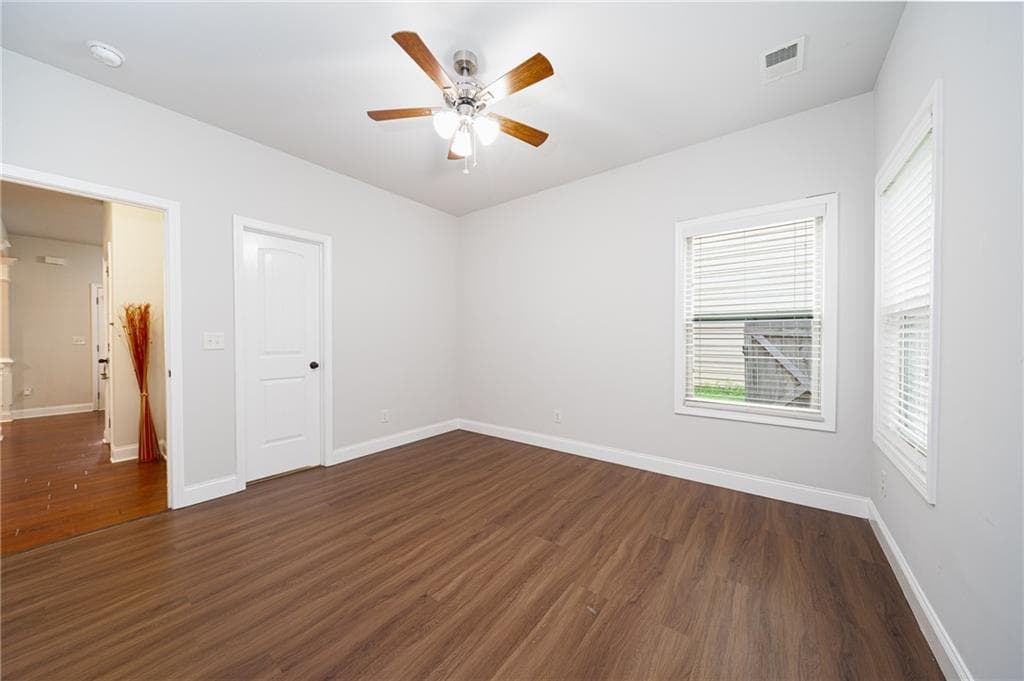 4 bedroom, 3 bathroom, 2,838 sq ft single family residence for sale at 5543 Leaf Ridge Lane, Buford, GA 30518 — photo 8