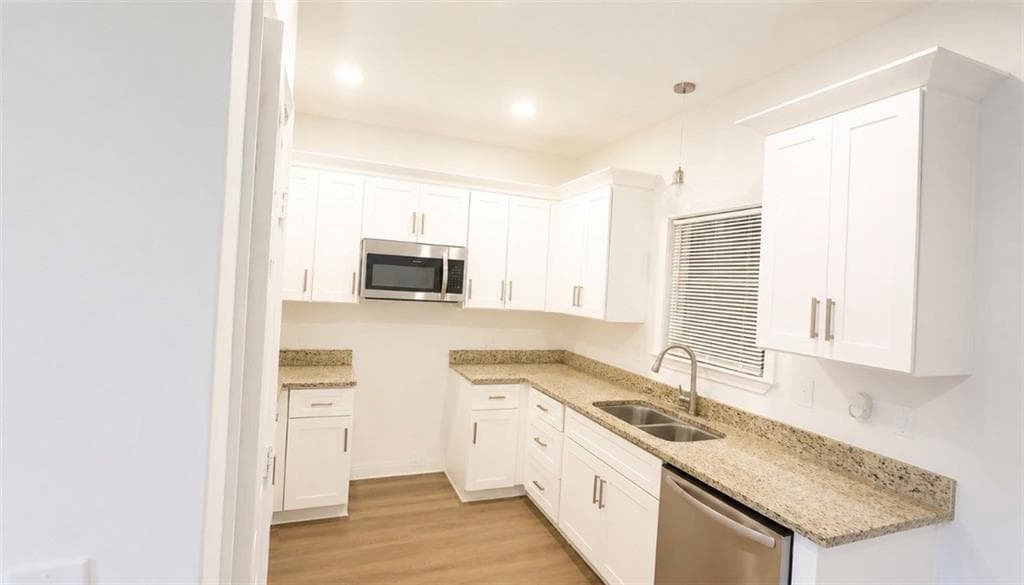 8 bedroom, 6 bathroom, 2,769 sq ft single family residence under contract at 308 Anderson Avenue, Atlanta, GA 30314 — photo 9