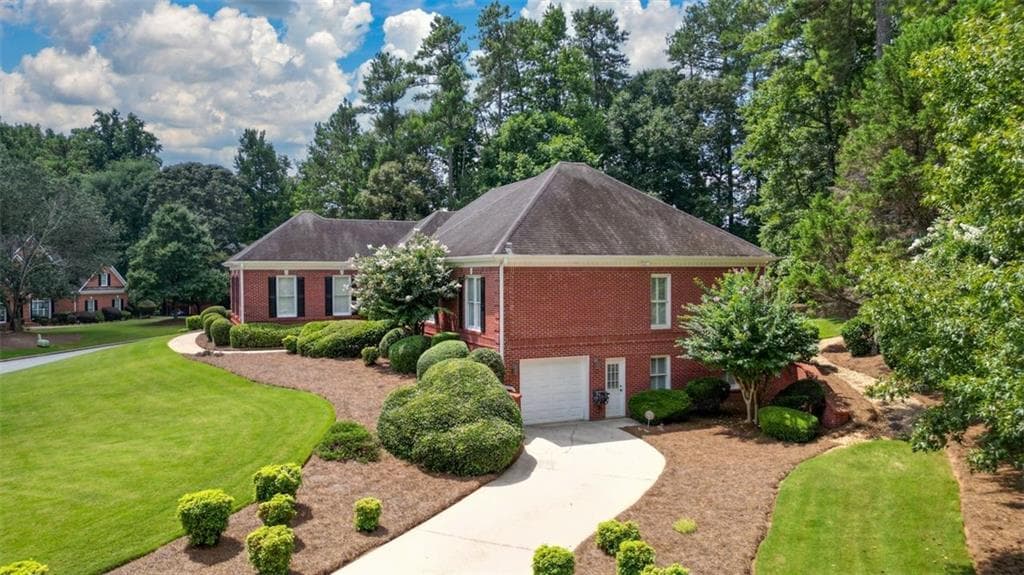 4 bedroom, 4 bathroom, 5,222 sq ft single family residence for sale at 2691 Wellington Way, Conyers, GA 30013 — photo 3