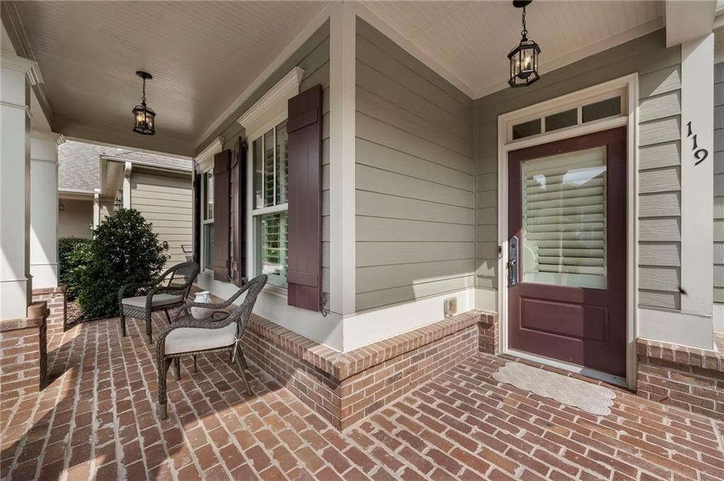 3 bedroom, 2 bathroom, 2,048 sq ft single family residence for sale at 119 Clover Way, Woodstock, GA 30188 — photo 3