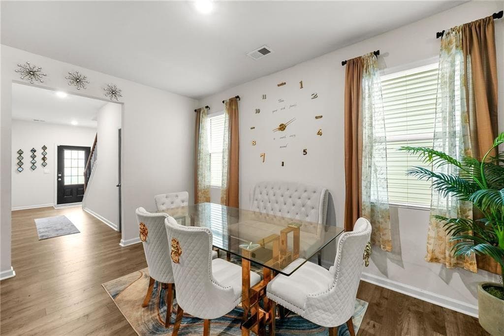 5 bedroom, 3 bathroom, 2,440 sq ft single family residence under contract at 850 Bentley Drive, Fairburn, GA 30213 — photo 4