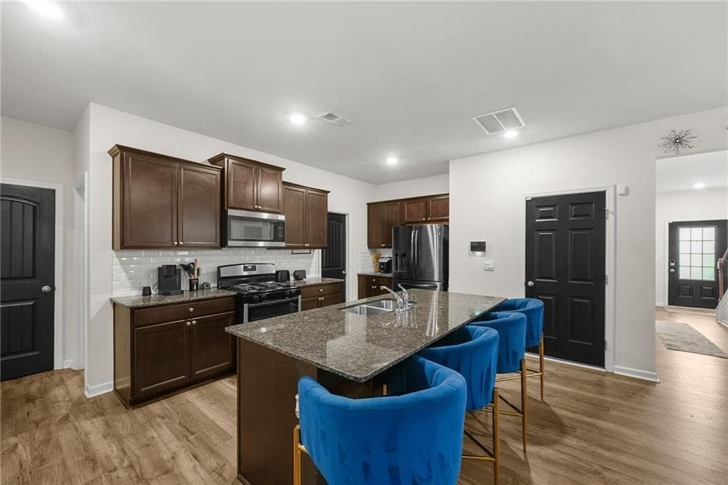 5 bedroom, 3 bathroom, 2,440 sq ft single family residence under contract at 850 Bentley Drive, Fairburn, GA 30213 — photo 6