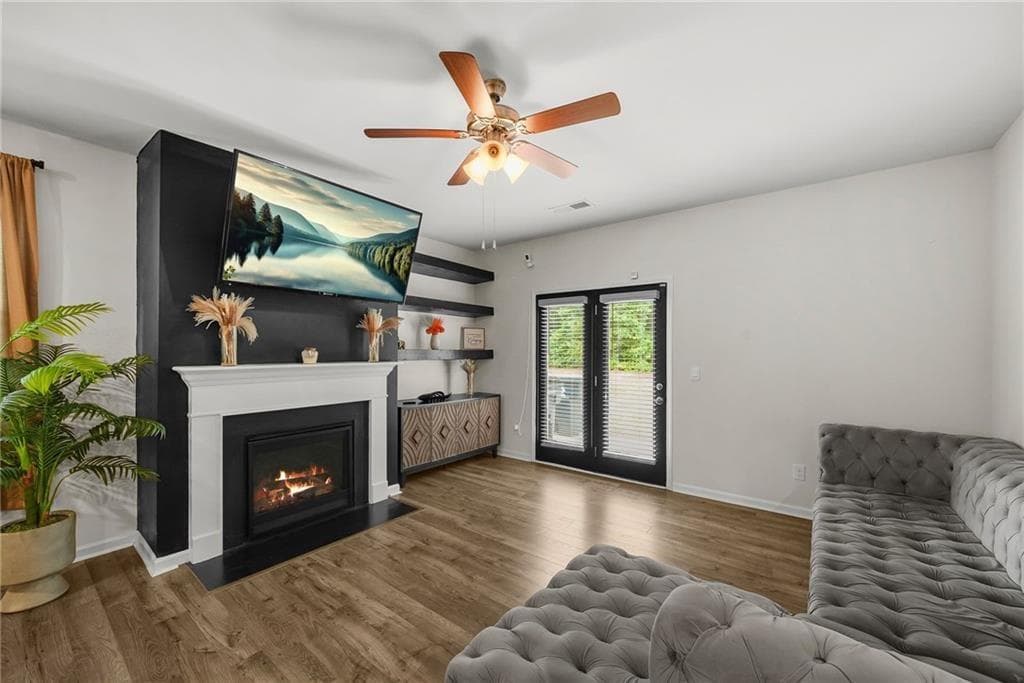 5 bedroom, 3 bathroom, 2,440 sq ft single family residence under contract at 850 Bentley Drive, Fairburn, GA 30213 — photo 9