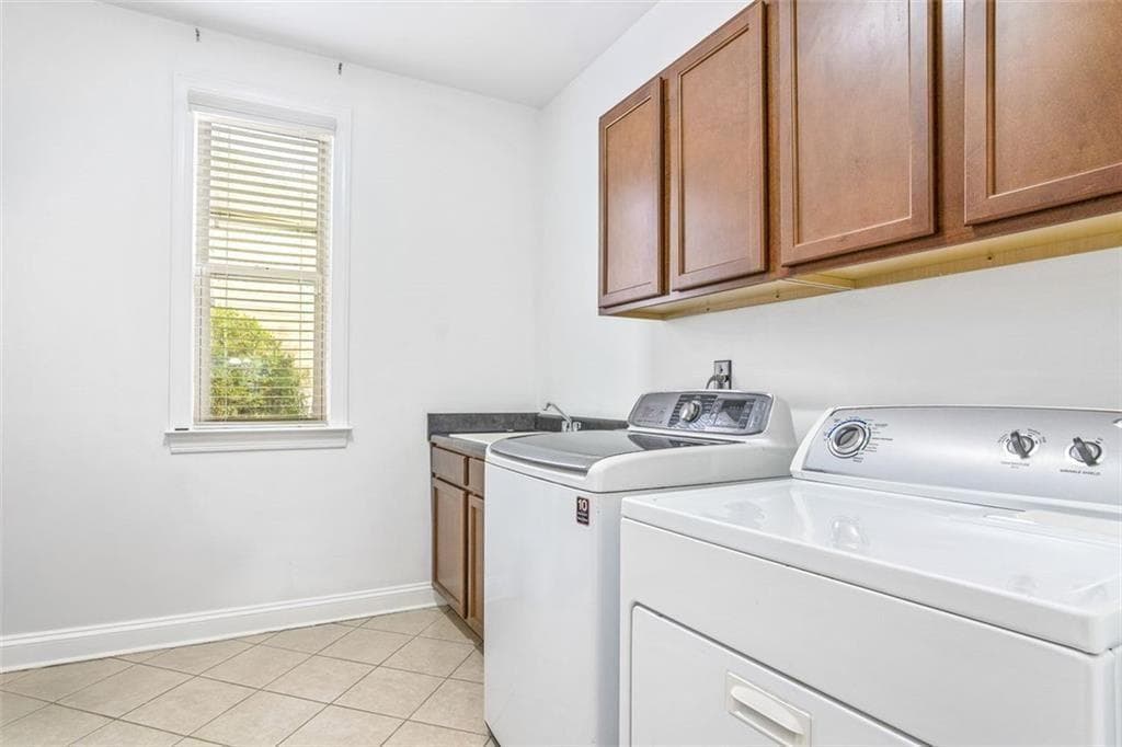 5 bedroom, 4 bathroom, 3,547 sq ft single family residence for sale at 6510 BENTLEY RIDGE Drive, Cumming, GA 30040 — photo 6