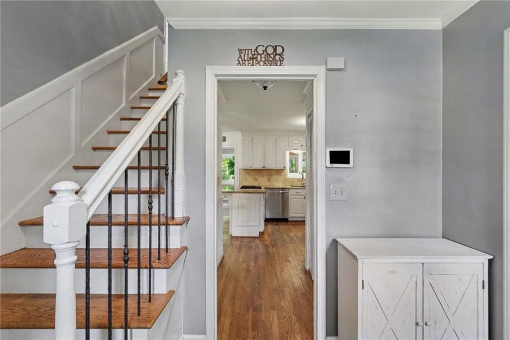 5 bedroom, 4 bathroom, 3,696 sq ft single family residence under contract at 6720 Fairway Ridge Drive, Douglasville, GA 30134 — photo 3