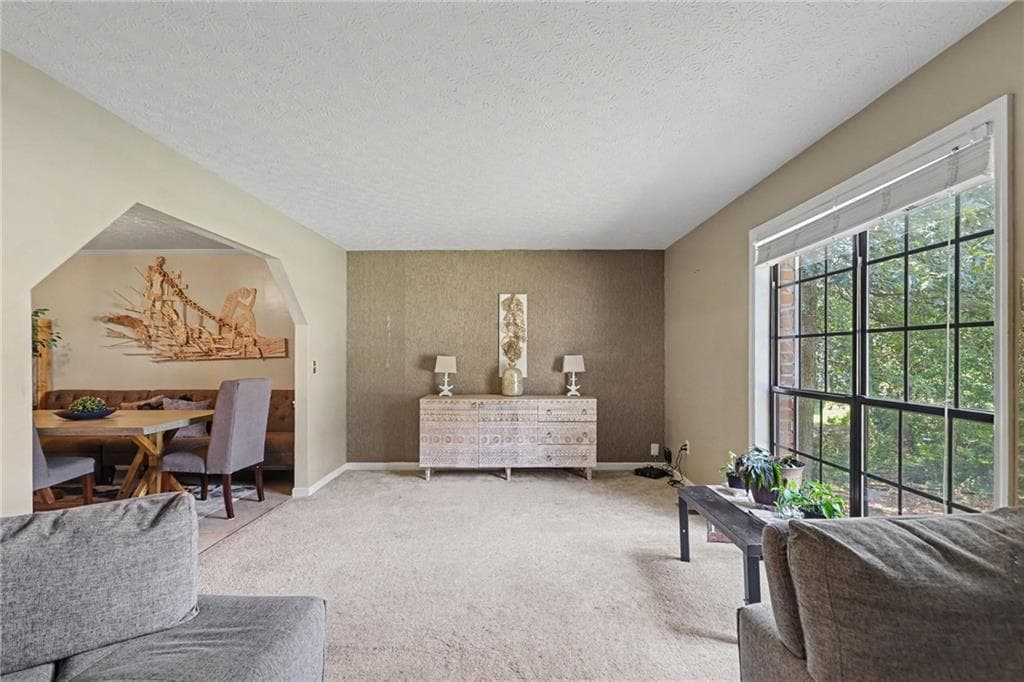 5 bedroom, 4 bathroom, 3,696 sq ft single family residence under contract at 6720 Fairway Ridge Drive, Douglasville, GA 30134 — photo 5
