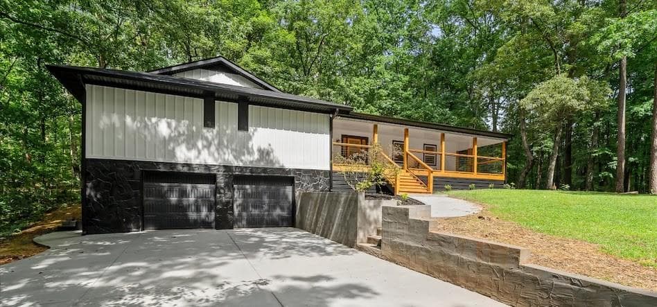 3 bedroom, 3 bathroom, 3,624 sq ft single family residence for sale at 2513 N Carroll Court, Villa Rica, GA 30180 — photo 2