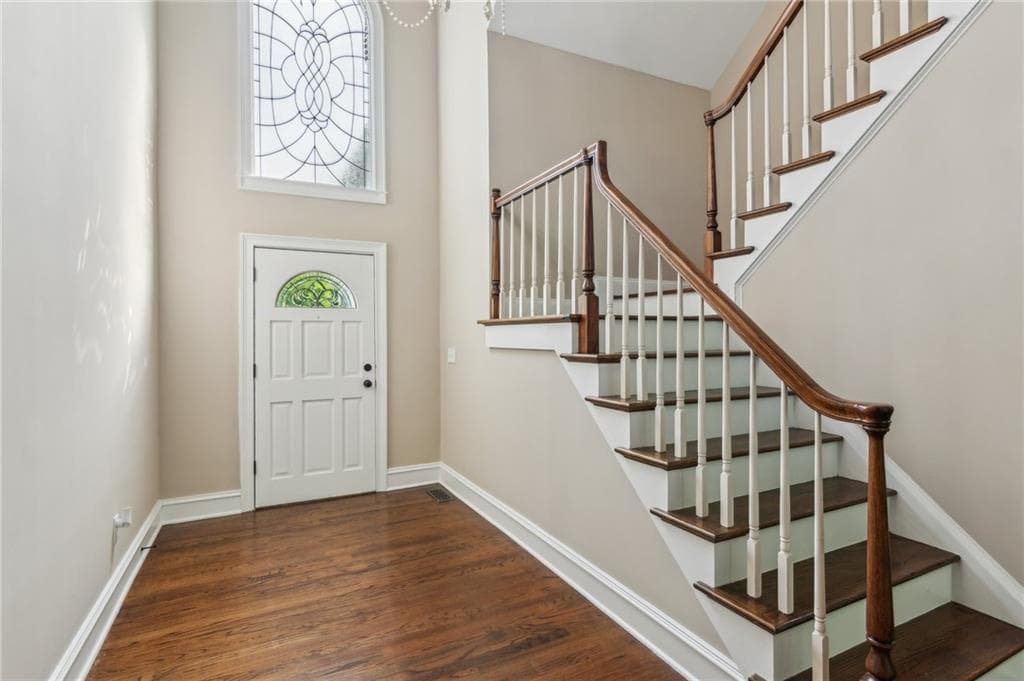 5 bedroom, 6 bathroom, 3,414 sq ft single family residence for rent at 4217 Wieuca Overlook, Atlanta, GA 30342 for $8,000 a month — photo 4
