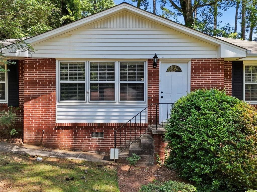 3 bedroom, 2 bathroom, 1,129 sq ft single family residence for rent at 1111 N Valley Drive, Decatur, GA 30033 for $2,500 a month — photo 3
