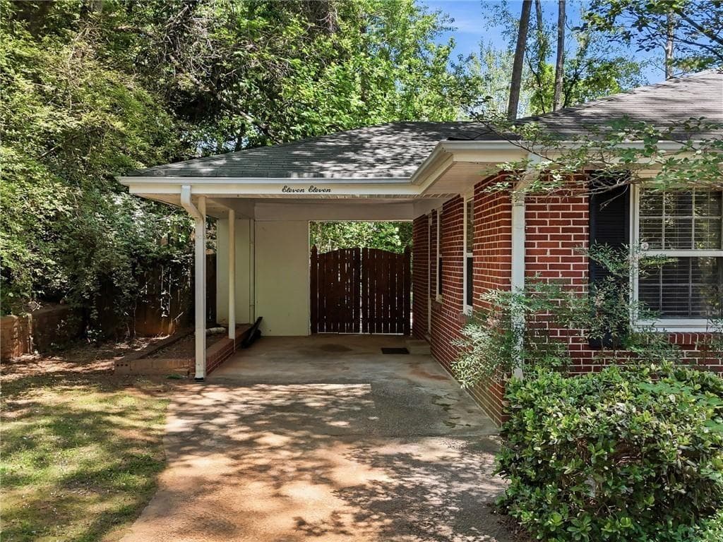 3 bedroom, 2 bathroom, 1,129 sq ft single family residence for rent at 1111 N Valley Drive, Decatur, GA 30033 for $2,500 a month — photo 5