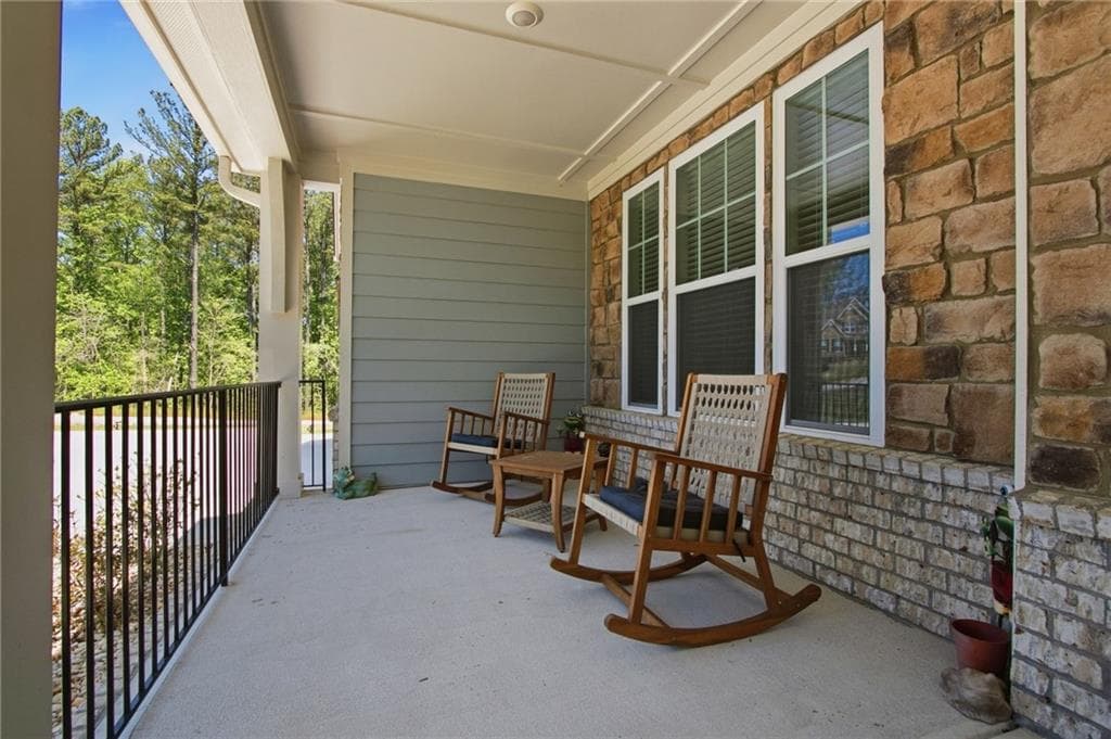 5 bedroom, 4 bathroom, 3,829 sq ft single family residence for sale at 25 Timber Trace, Newnan, GA 30263 — photo 4